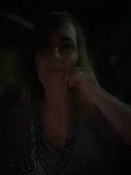 Irina2909xh online show from December 2025 05:01:01 PM