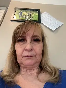 Irina2909xh online show from April 2026 10:22:02 AM