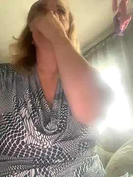 Irina2909xh online show from November 2025 08:35:01 AM