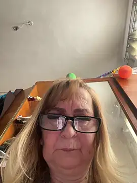 Irina2909xh online show from February 2026 10:12:02 AM