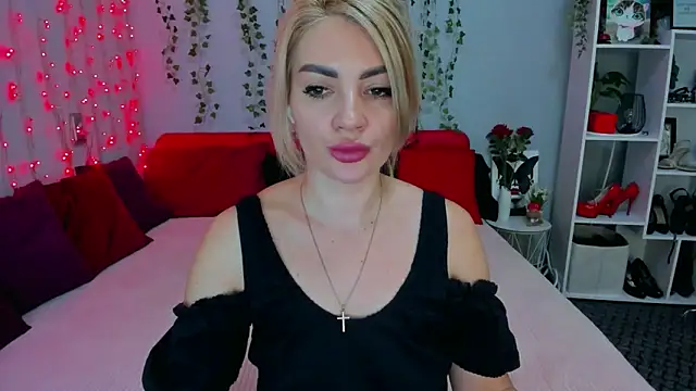 LunaBellucci online show from February 2026 12:17:02 PM