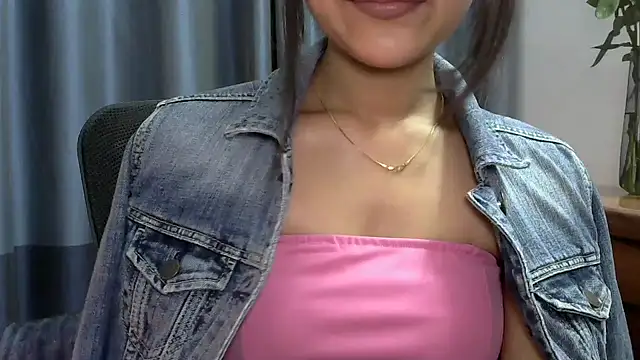 Snapshot of selen_5 chatting on January 2025 07:01:02 PM selen 5 online show from January 2025 07:01:02 PM