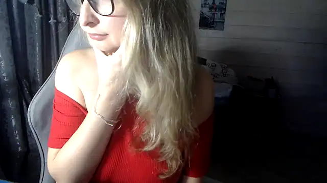 RubiLakros online show from November 2025 11:36:01 AM