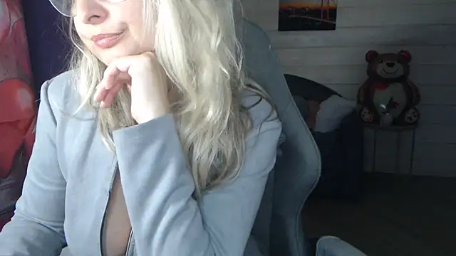 RubiLakros online show from March 2026 09:52:02 PM