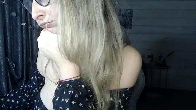 RubiLakros online show from November 2025 08:53:02 PM