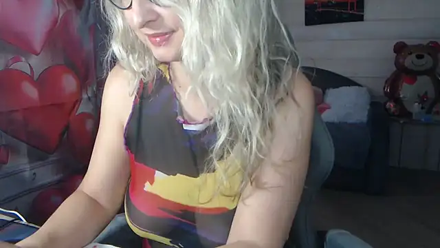 Snapshot of RubiLakros chatting on March 2026 10:15:02 AM RubiLakros online show from March 2026 10:15:02 AM