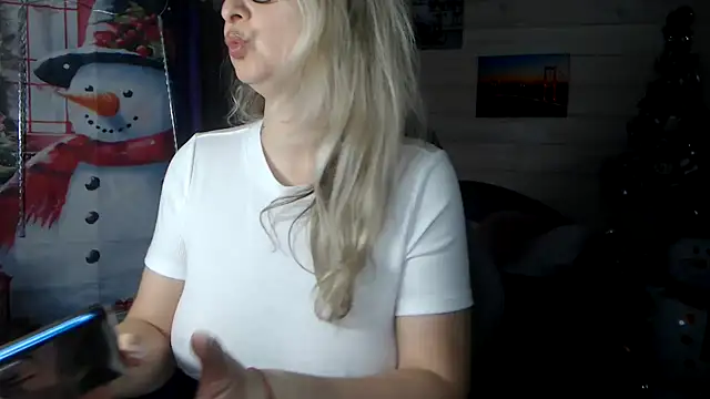 Snapshot of RubiLakros chatting on January 2026 09:49:02 AM RubiLakros online show from January 2026 09:49:02 AM