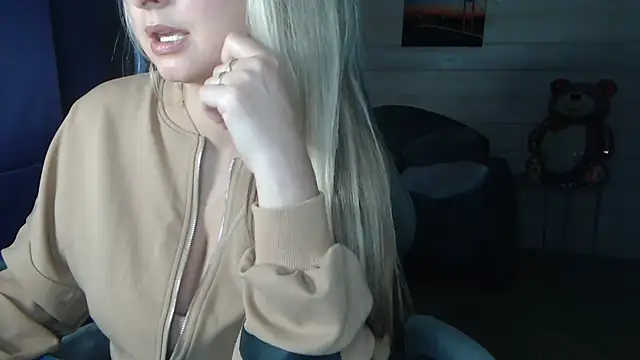 RubiLakros online show from March 2026 03:54:01 PM