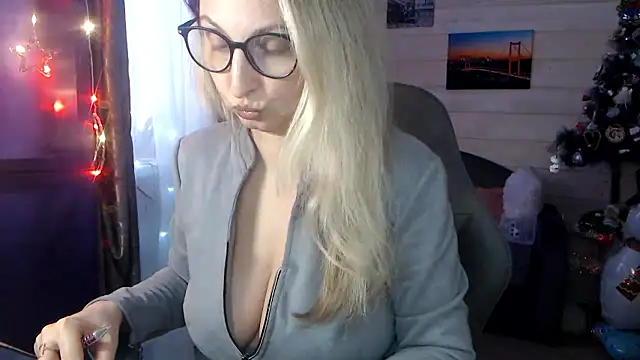 Snapshot of RubiLakros chatting on January 2026 11:47:01 AM RubiLakros online show from January 2026 11:47:01 AM