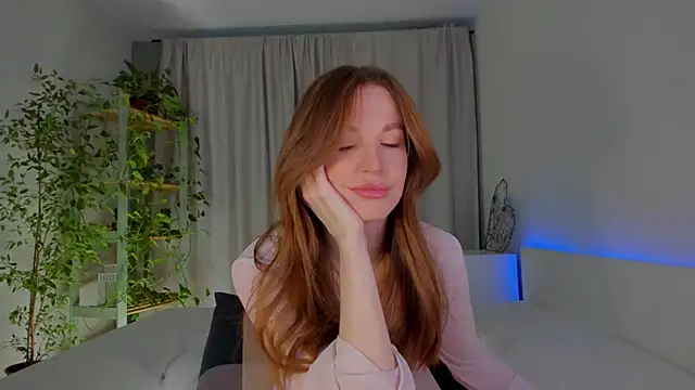 Snapshot of Masha_01 chatting on October 2025 01:12:01 PM Masha 01 online show from October 2025 01:12:01 PM