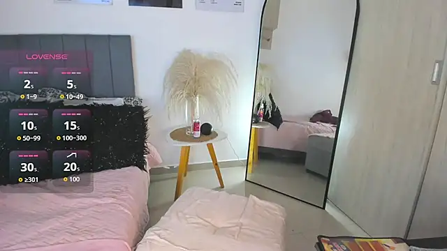 Snapshot of hollyprincess_2 chatting on March 2026 05:07:01 AM hollyprincess 2 online show from March 2026 05:07:01 AM