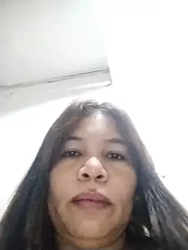 Snapshot of sweetvanna chatting on May 2026 04:42:01 AM sweetvanna online show from May 2026 04:42:01 AM