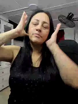 Snapshot of Ameliarizo chatting on April 2026 01:13:02 AM Ameliarizo online show from April 2026 01:13:02 AM