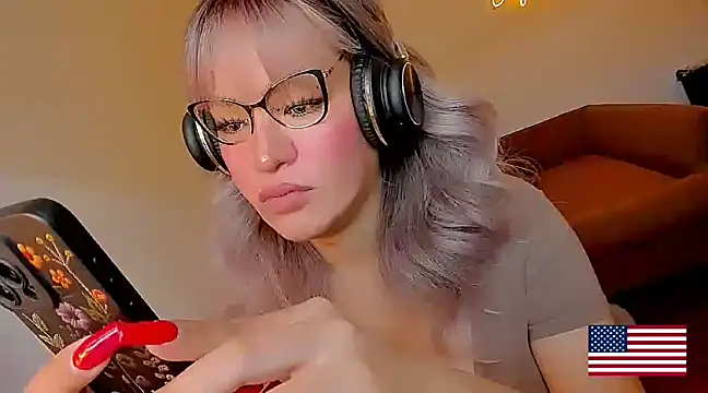 Snapshot of GiftedGirl4u chatting on March 2025 06:39:01 AM GiftedGirl4u online show from March 2025 06:39:01 AM