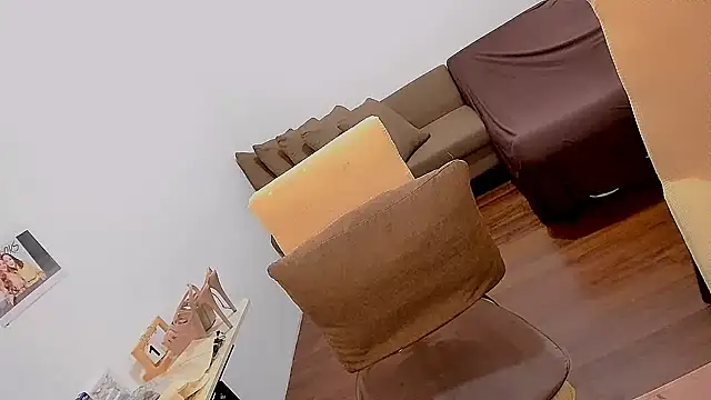 Snapshot of GiftedGirl4u chatting on November 2025 11:05:01 PM GiftedGirl4u online show from November 2025 11:05:01 PM