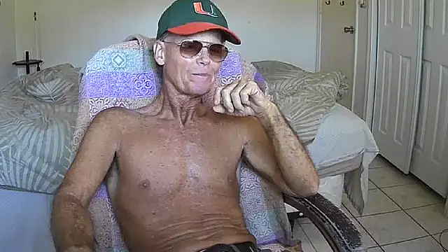 Snapshot of nakeedcowboi65 chatting on November 2025 08:35:01 PM nakeedcowboi65 online show from November 2025 08:35:01 PM