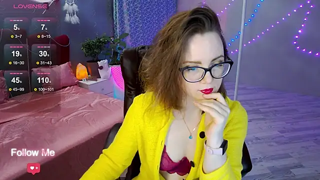Snapshot of AngelaWhiti chatting on February 2025 03:49:01 PM AngelaWhiti online show from February 2025 03:49:01 PM