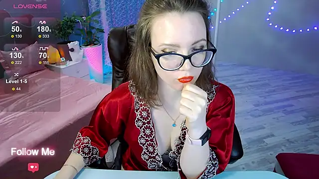 Snapshot of AngelaWhiti chatting on February 2025 06:49:02 PM AngelaWhiti online show from February 2025 06:49:02 PM