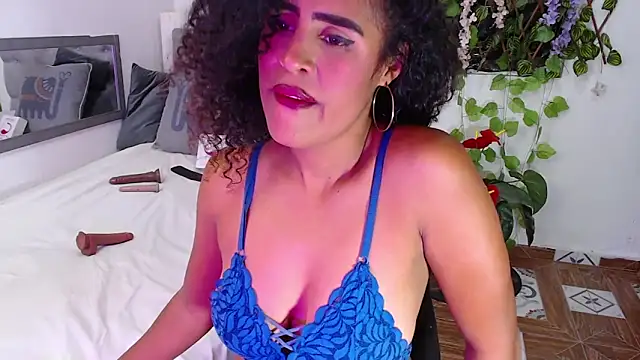 Snapshot of sweet_brunette19 chatting on February 2025 04:18:01 PM sweet brunette19 online show from February 2025 04:18:01 PM