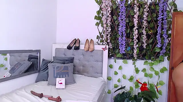 Snapshot of sweet_brunette19 chatting on February 2025 12:13:01 AM sweet brunette19 online show from February 2025 12:13:01 AM