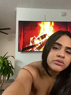 Snapshot of Maria_ruiz chatting on January 2025 09:00:02 AM Maria ruiz online show from January 2025 09:00:02 AM