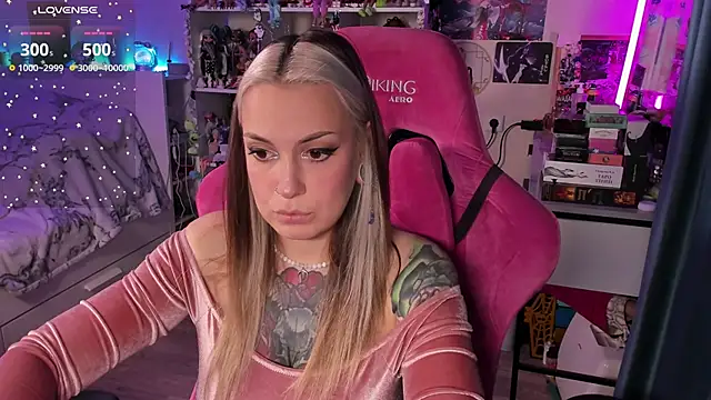 Snapshot of ChloeKohaku chatting on October 2025 11:18:01 AM ChloeKohaku online show from October 2025 11:18:01 AM