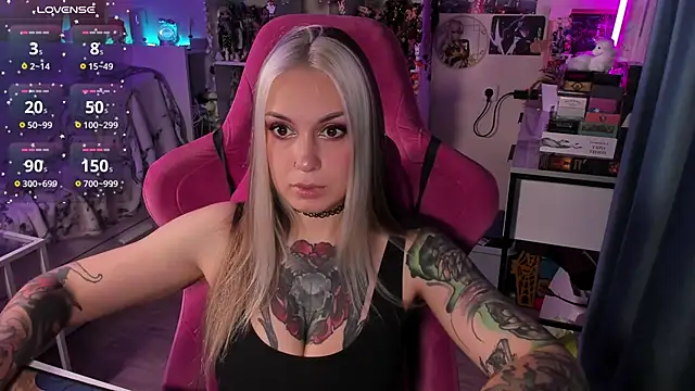 Snapshot of ChloeKohaku chatting on December 2025 11:25:01 AM ChloeKohaku online show from December 2025 11:25:01 AM