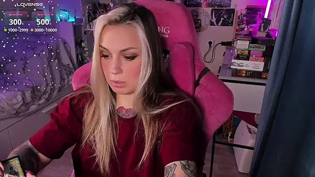 Snapshot of ChloeKohaku chatting on November 2025 08:57:02 AM ChloeKohaku online show from November 2025 08:57:02 AM