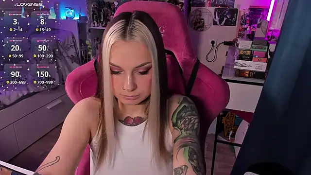 Snapshot of ChloeKohaku chatting on November 2025 03:55:02 AM ChloeKohaku online show from November 2025 03:55:02 AM