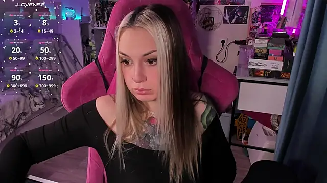 Snapshot of ChloeKohaku chatting on November 2025 03:29:02 AM ChloeKohaku online show from November 2025 03:29:02 AM