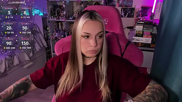 Snapshot of ChloeKohaku chatting on November 2025 06:34:01 AM ChloeKohaku online show from November 2025 06:34:01 AM