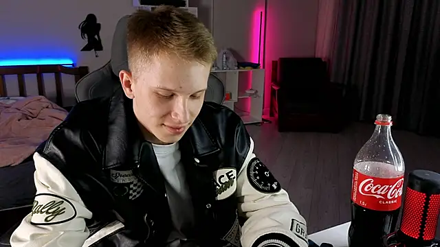 arlekincrop online show from September 2025 08:59:01 PM