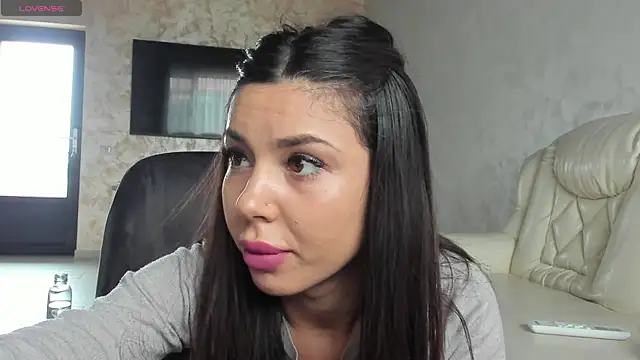 Snapshot of AmiraRosse chatting on January 2025 08:55:01 AM AmiraRosse online show from January 2025 08:55:01 AM