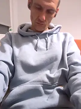 maciej online show from May 2026 01:51:02 AM