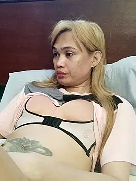 QueenSoreal online show from May 2026 03:01:02 AM