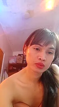 Snapshot of QueenSoreal chatting on February 2025 07:41:01 PM QueenSoreal online show from February 2025 07:41:01 PM
