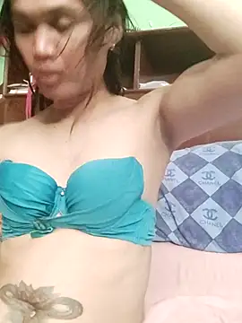 Snapshot of QueenSoreal chatting on April 2026 04:36:02 PM QueenSoreal online show from April 2026 04:36:02 PM