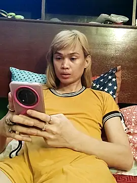 QueenSoreal online show from June 2026 04:17:01 AM