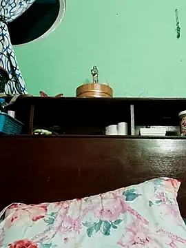 Snapshot of QueenSoreal chatting on March 2026 04:32:02 PM QueenSoreal online show from March 2026 04:32:02 PM