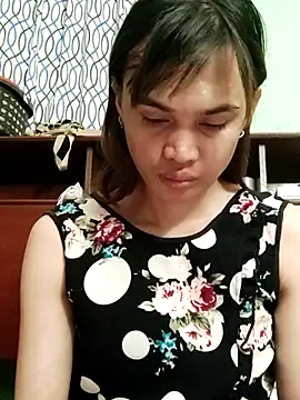 Snapshot of QueenSoreal chatting on March 2026 07:48:02 PM QueenSoreal online show from March 2026 07:48:02 PM