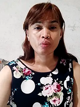 Snapshot of QueenSoreal chatting on September 2025 06:06:01 PM QueenSoreal online show from September 2025 06:06:01 PM
