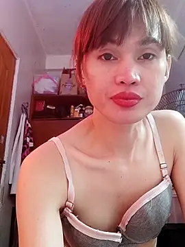 Snapshot of QueenSoreal chatting on February 2025 07:32:01 PM QueenSoreal online show from February 2025 07:32:01 PM