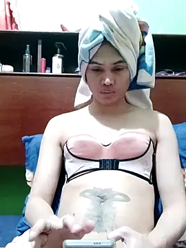 QueenSoreal online show from December 2025 01:10:02 PM