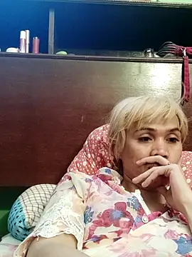 QueenSoreal online show from June 2026 06:30:01 AM