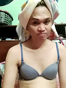 QueenSoreal online show from June 2026 01:41:02 PM