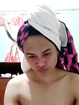 QueenSoreal online show from November 2025 03:12:01 PM