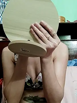 Snapshot of QueenSoreal chatting on April 2026 02:42:02 PM QueenSoreal online show from April 2026 02:42:02 PM