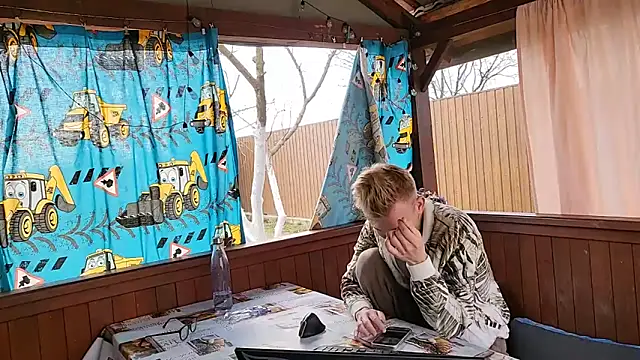 Vuitton online show from March 2026 09:43:02 AM