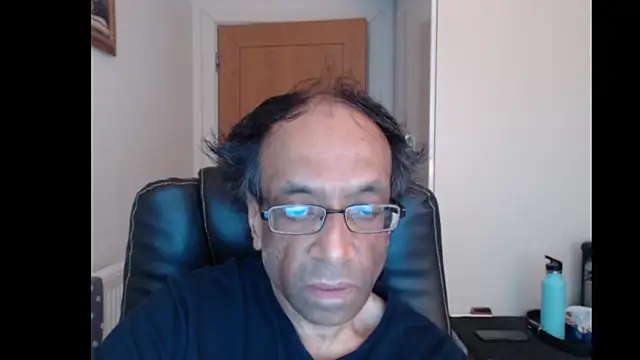 Snapshot of rauncher1 chatting on June 2026 09:03:01 AM rauncher1 online show from June 2026 09:03:01 AM