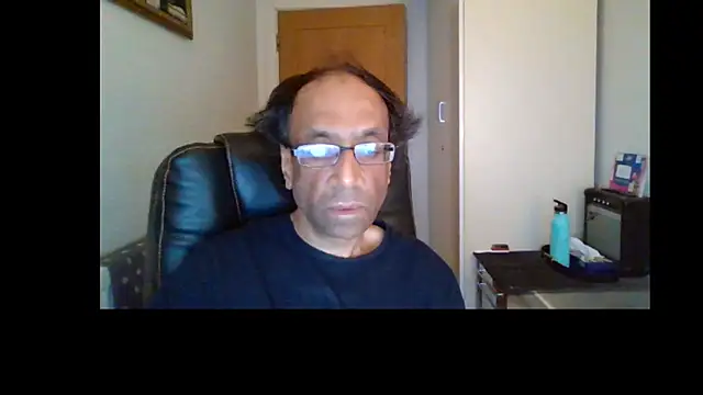 Snapshot of rauncher1 chatting on June 2026 08:32:02 AM rauncher1 online show from June 2026 08:32:02 AM